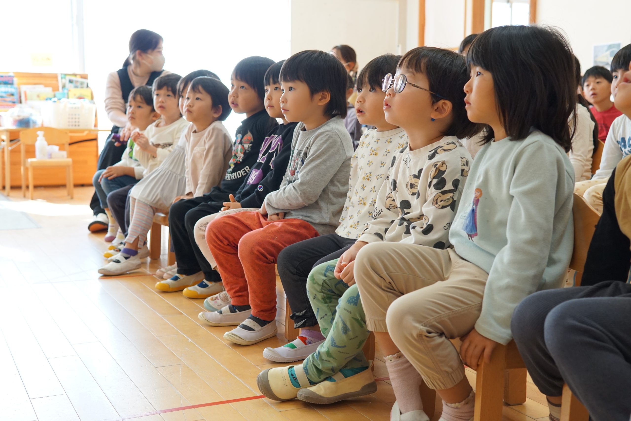 紙芝居で「むし歯菌」をノックアウト！
