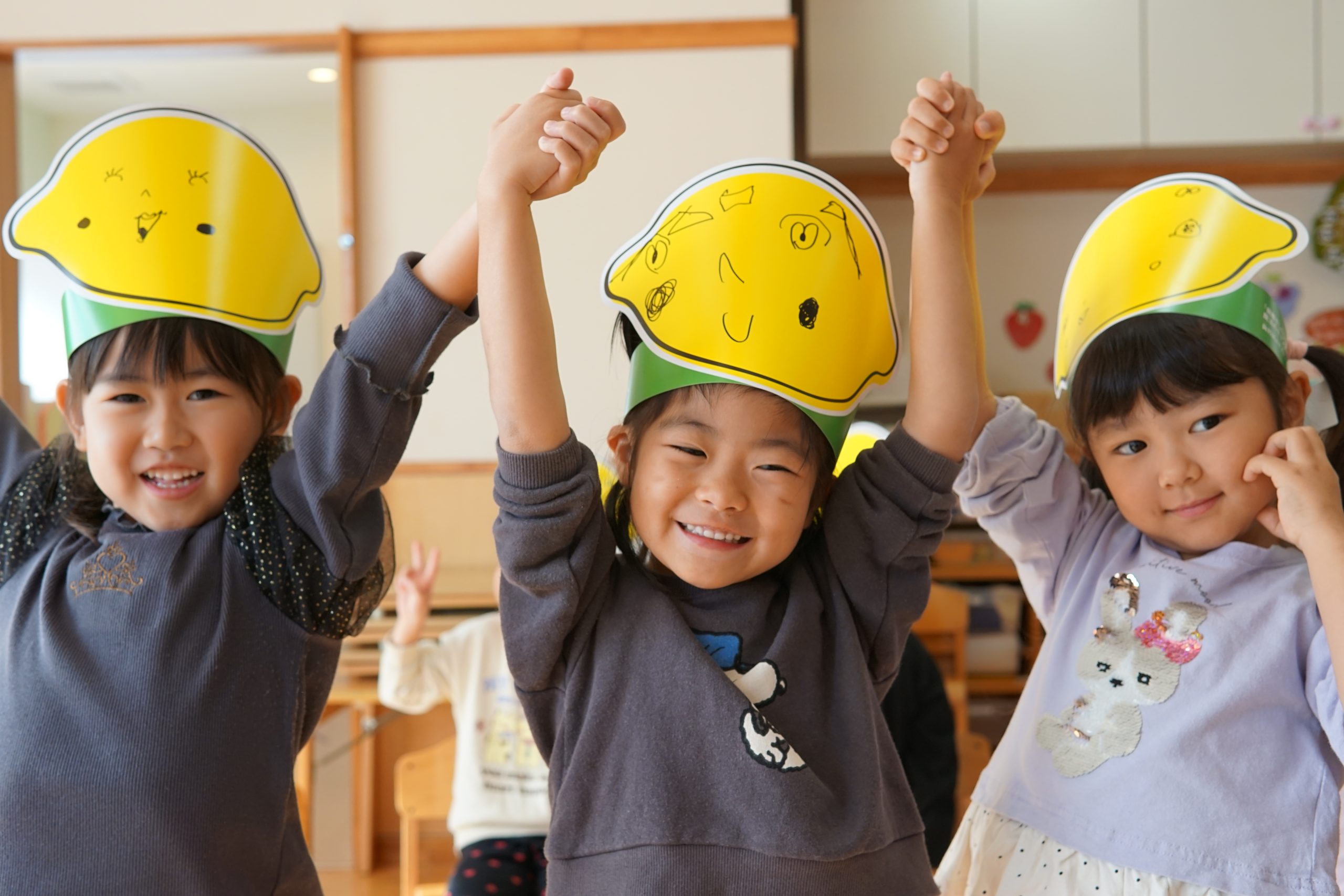 オリジナルかんむりにお絵描きタイム